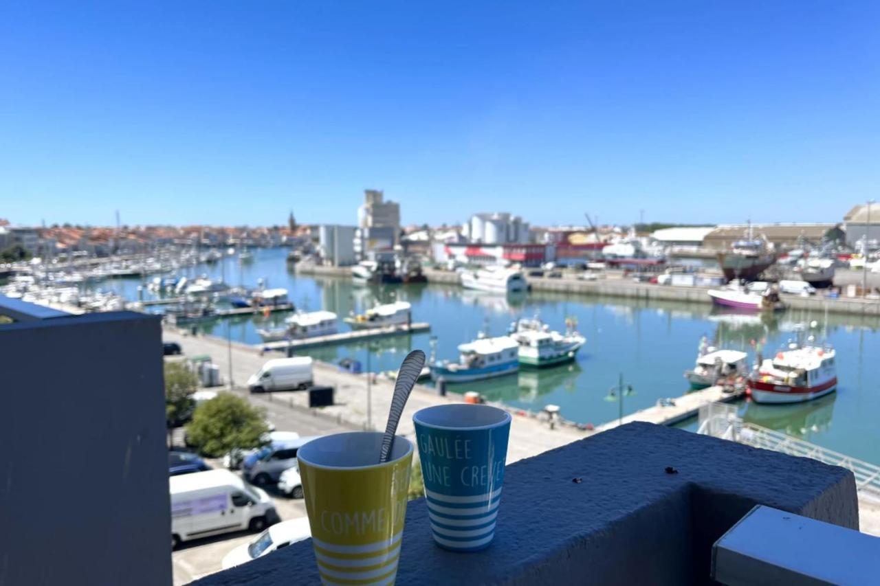Pretty And Bright Studio With View On The Harbor 莱萨布勒-多洛讷 外观 照片