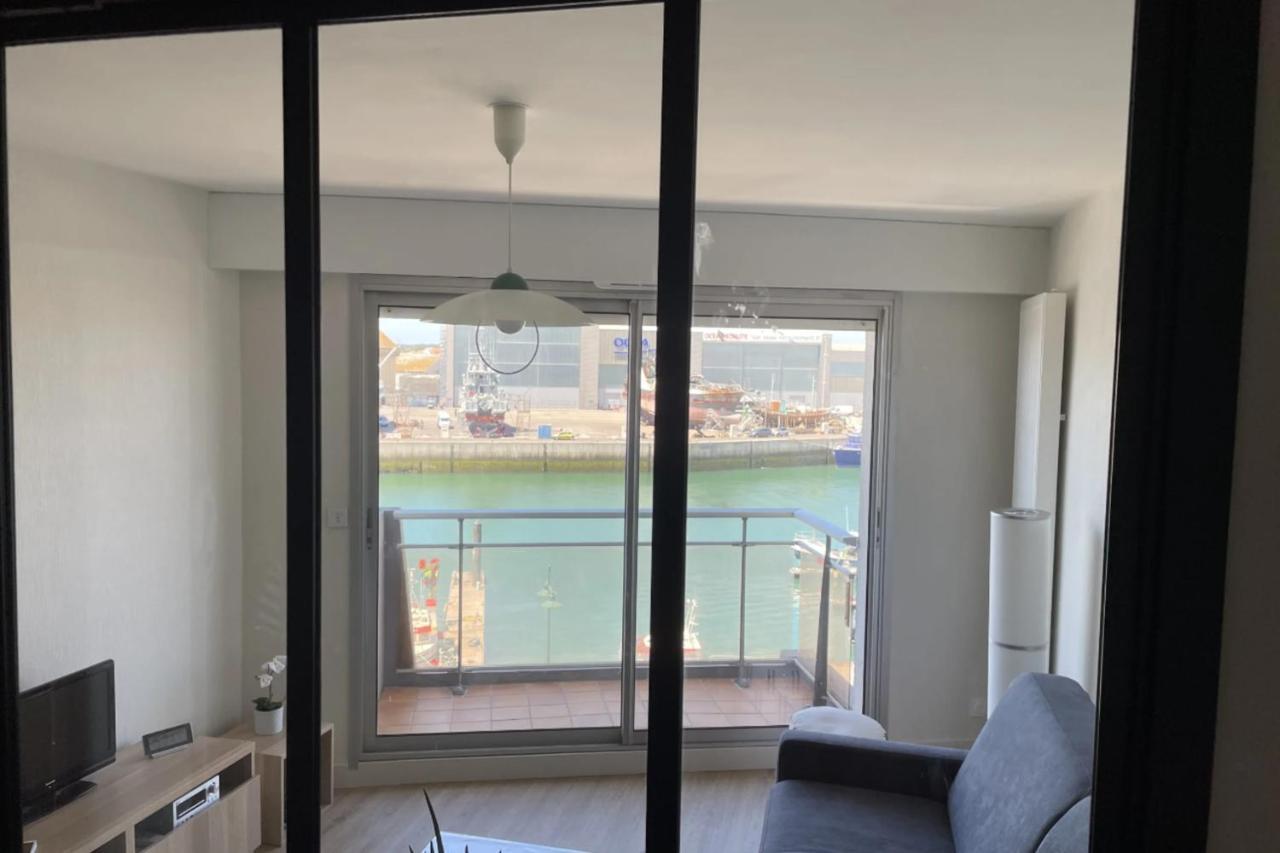 Pretty And Bright Studio With View On The Harbor 莱萨布勒-多洛讷 外观 照片